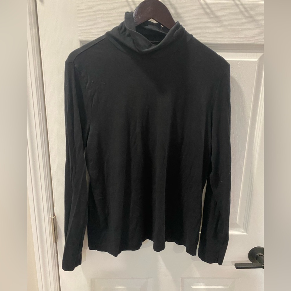 Women's Black Long-Sleeve Turtleneck Sweater